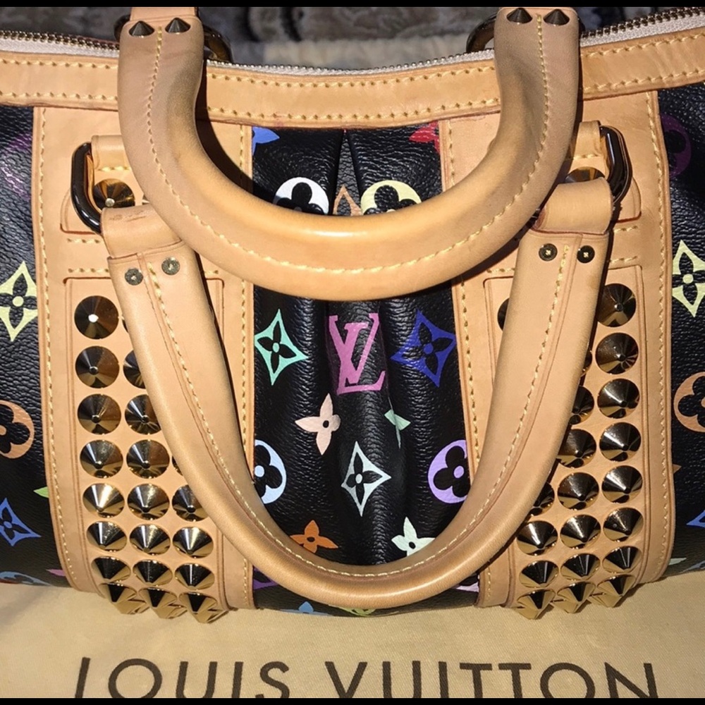 LV Courtney Bag!